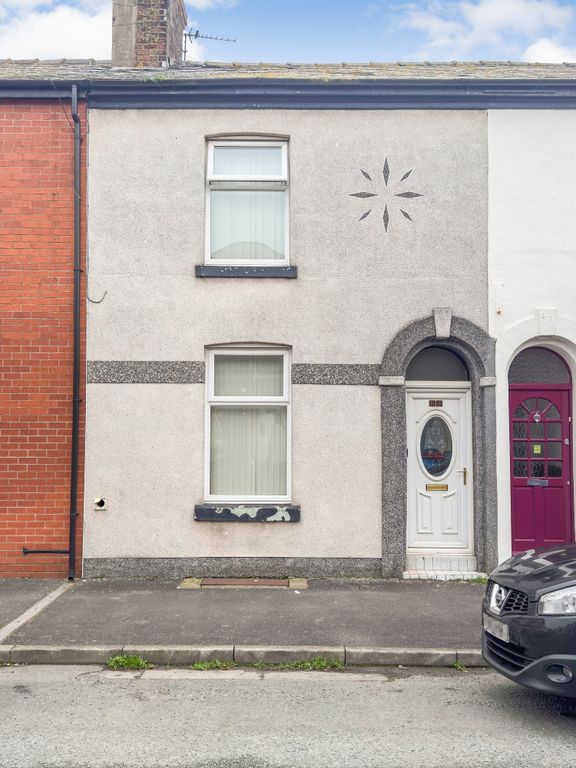 Property photo 2 of 18