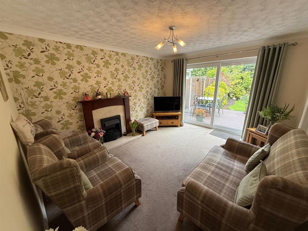 Property photo 2 of 21