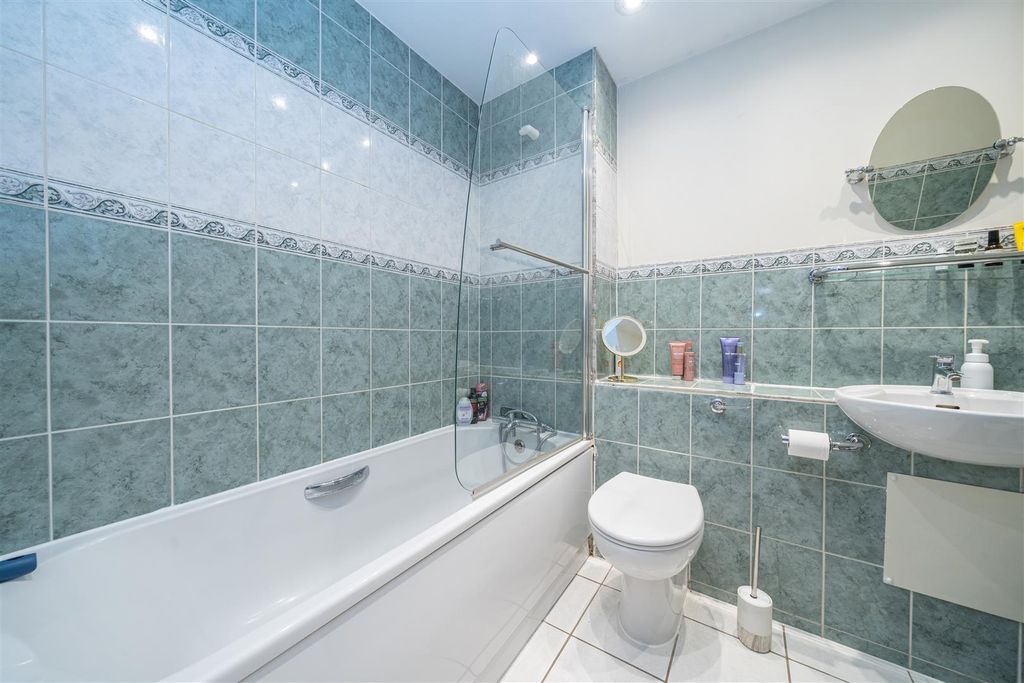 Property photo 3 of 12