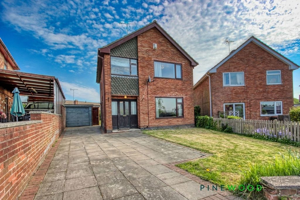 Property photo 1 of 19 Front