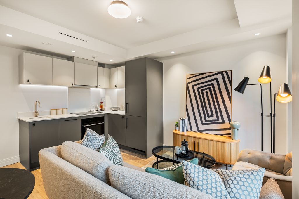 Property photo 1 of 20