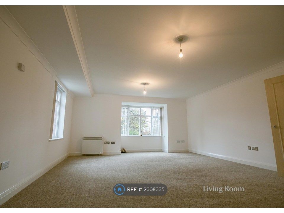 Property photo 2 of 22 Living Room