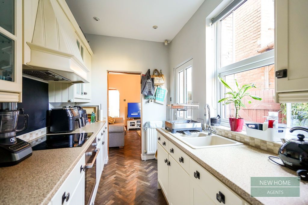 Property photo 3 of 18 Photo 11