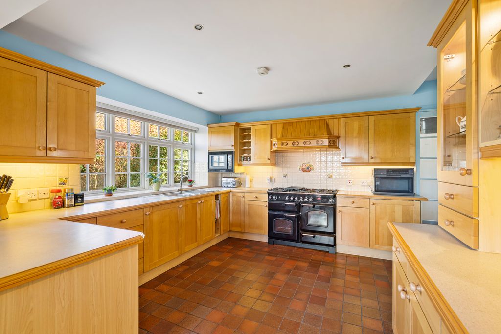 Property photo 2 of 54