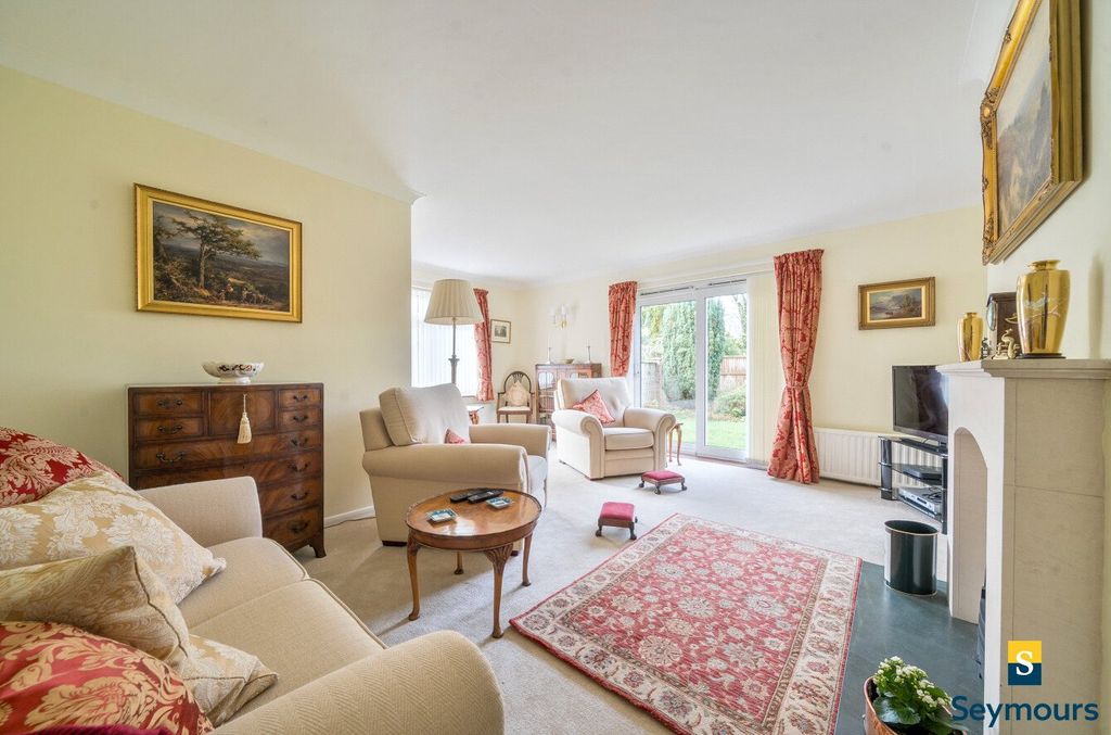 Property photo 2 of 23 Living Room