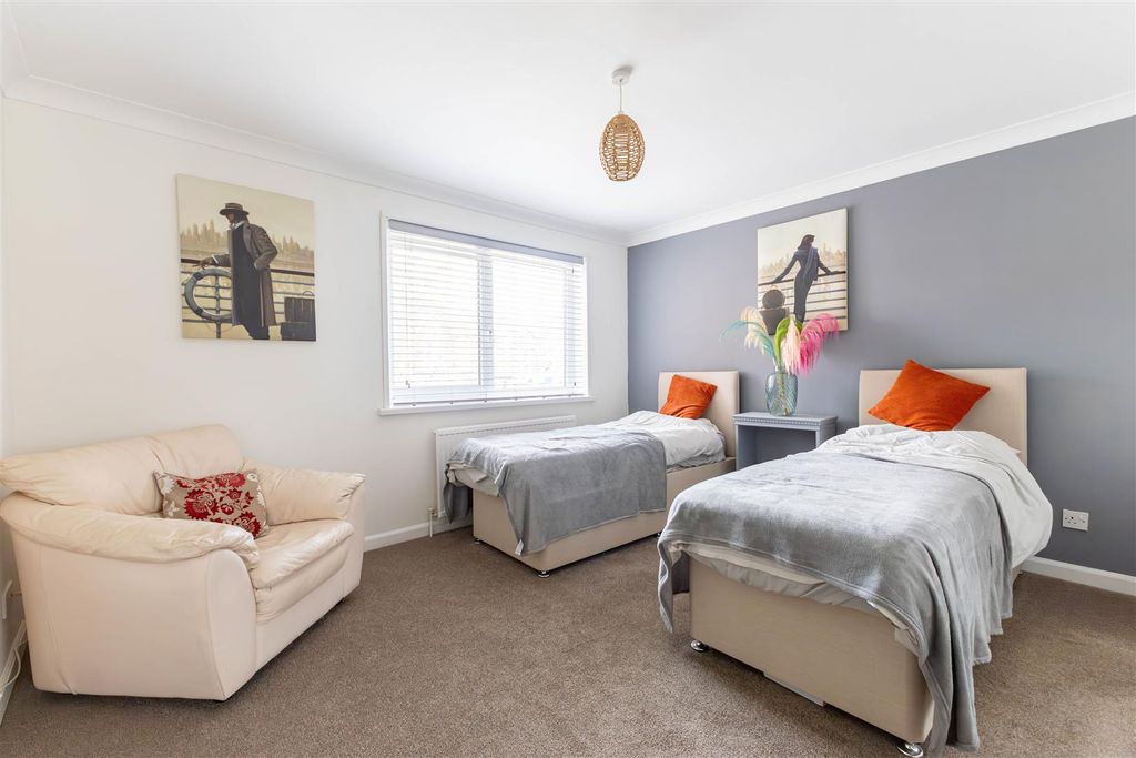 Property photo 3 of 17 Img_1627.Jpg