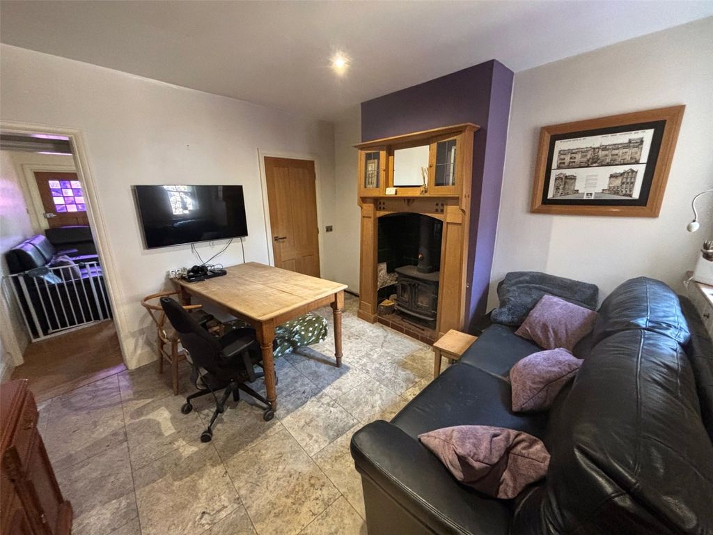 Property photo 2 of 16 Picture No. 18