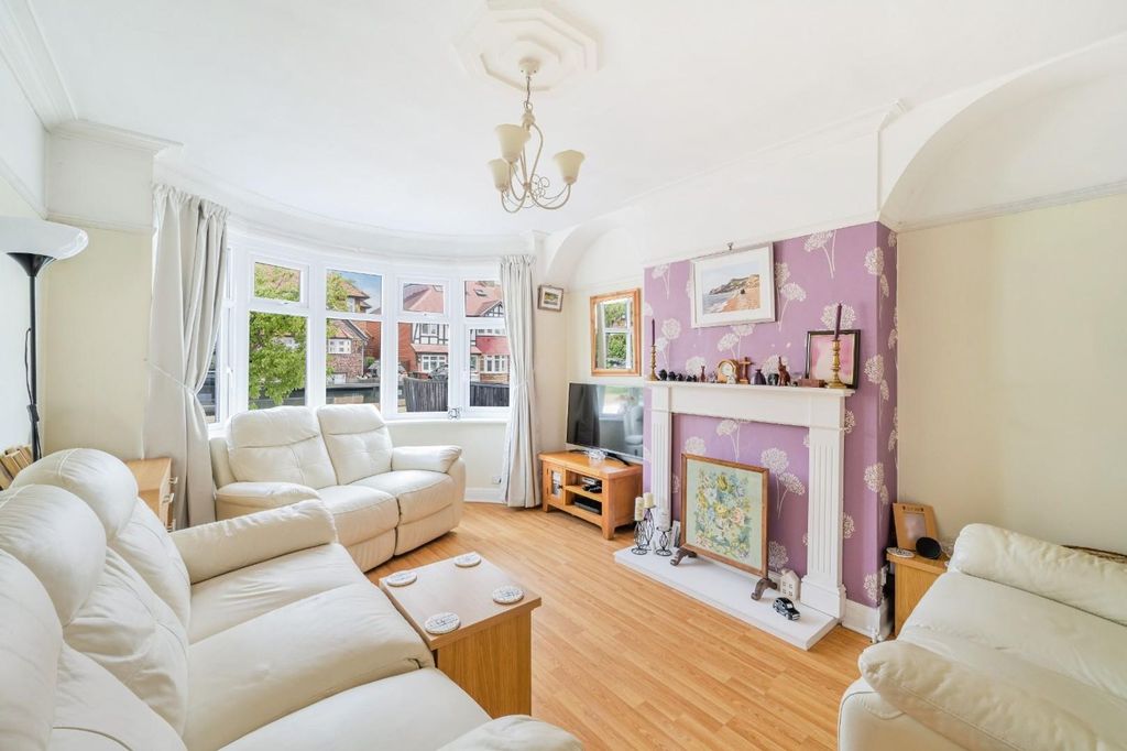 Property photo 2 of 20 Rosedale Road