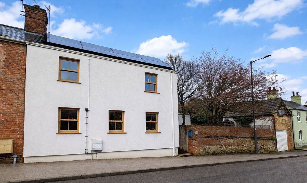 Property photo 1 of 18 File_00000000115871F49Af8E7Ab8Ff28d95 (002)