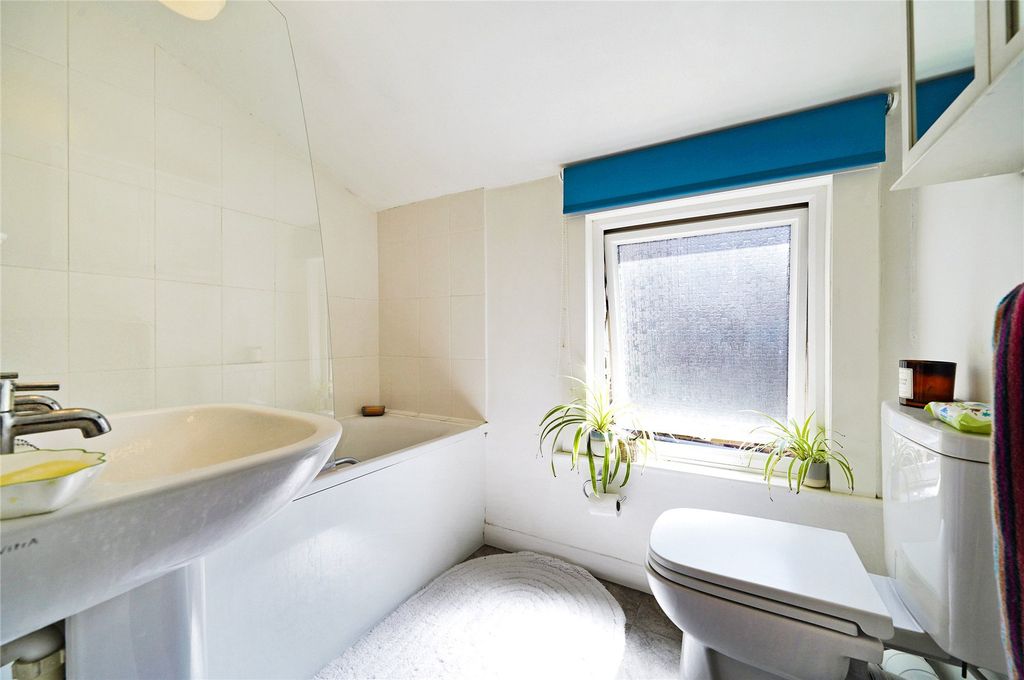 Property photo 2 of 22 Picture No. 32