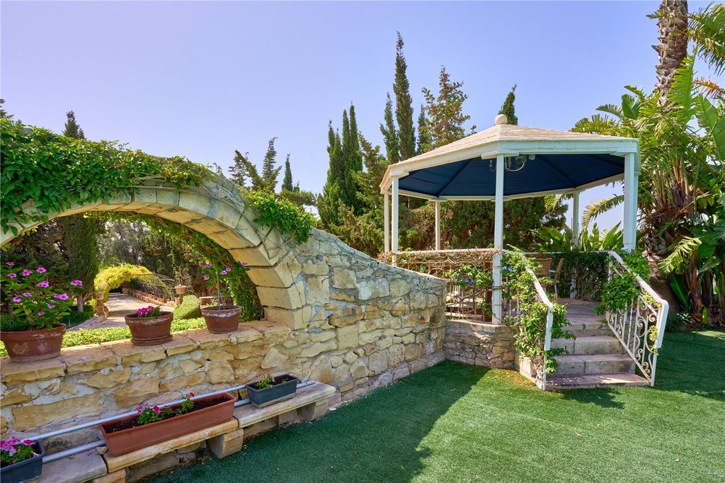 Property photo 3 of 13 Picture No. 02