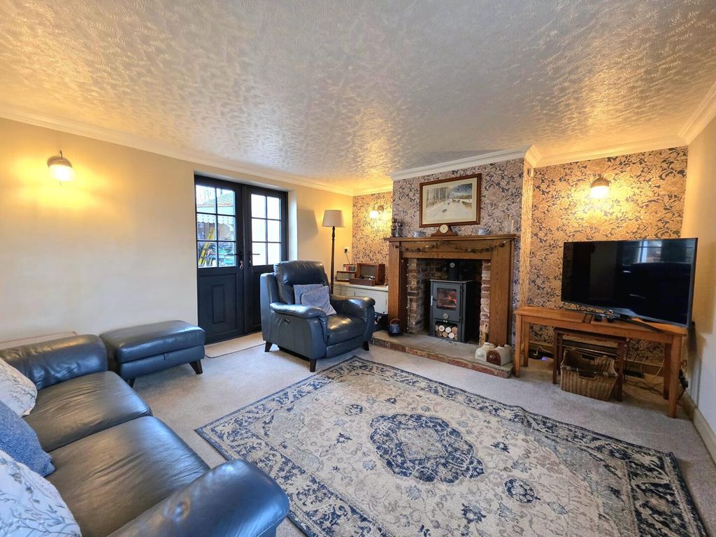 Property photo 2 of 38 Living Room