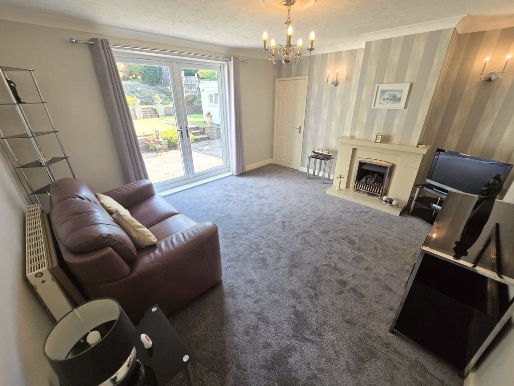 Property photo 2 of 17 Lounge A