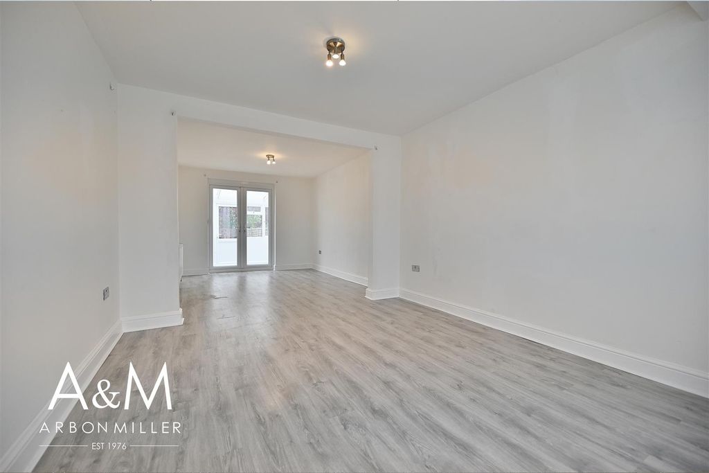 Property photo 1 of 12 7.Jpg