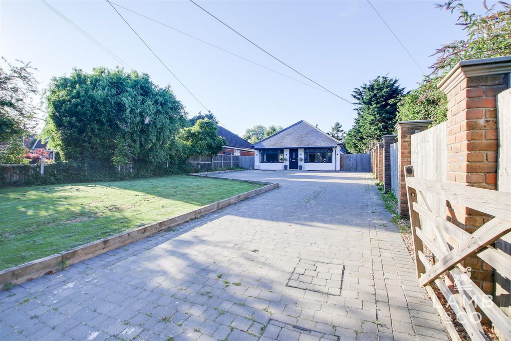 Property photo 1 of 28