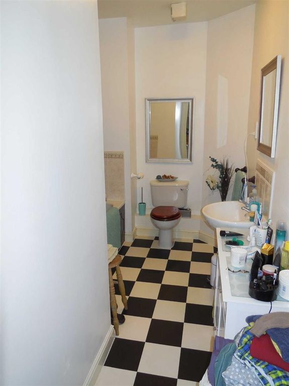 Property photo 3 of 4