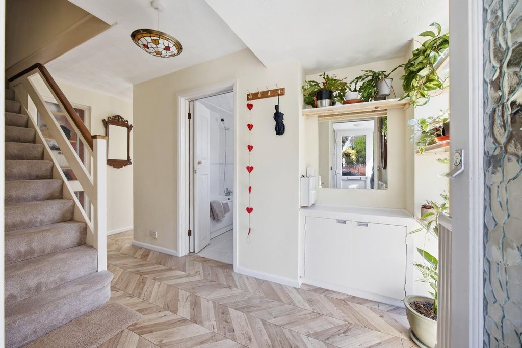 Property photo 2 of 21