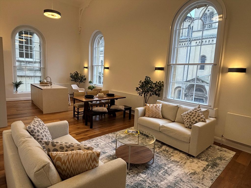 Property photo 1 of 12 Image