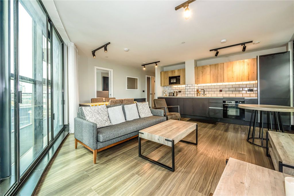 Property photo 2 of 14 Reception Room