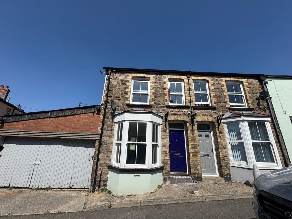 Property photo 1 of 7