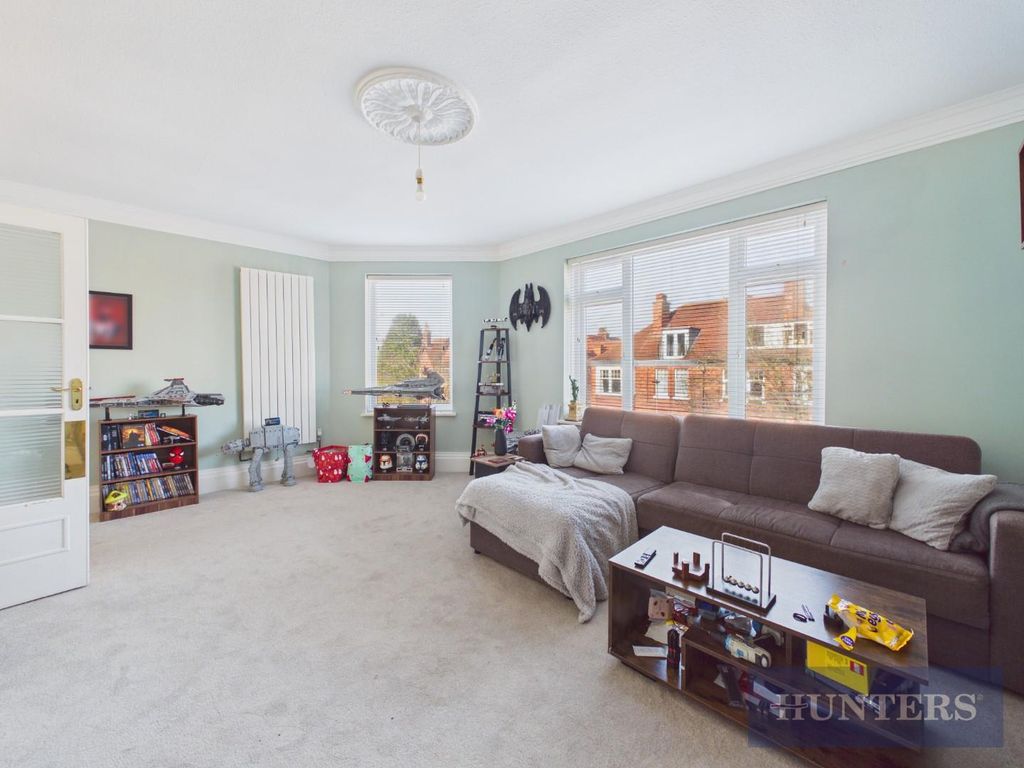 Property photo 3 of 18 Cam05316G0-Pr0366-Still012.Jpg