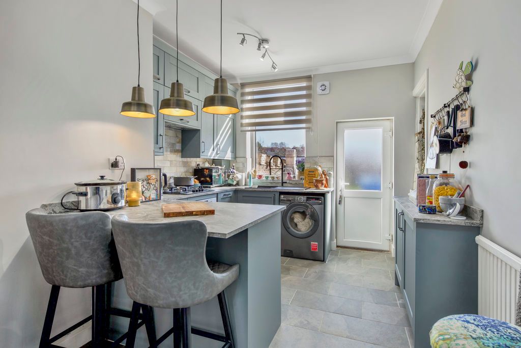 Property photo 2 of 25 Kitchen