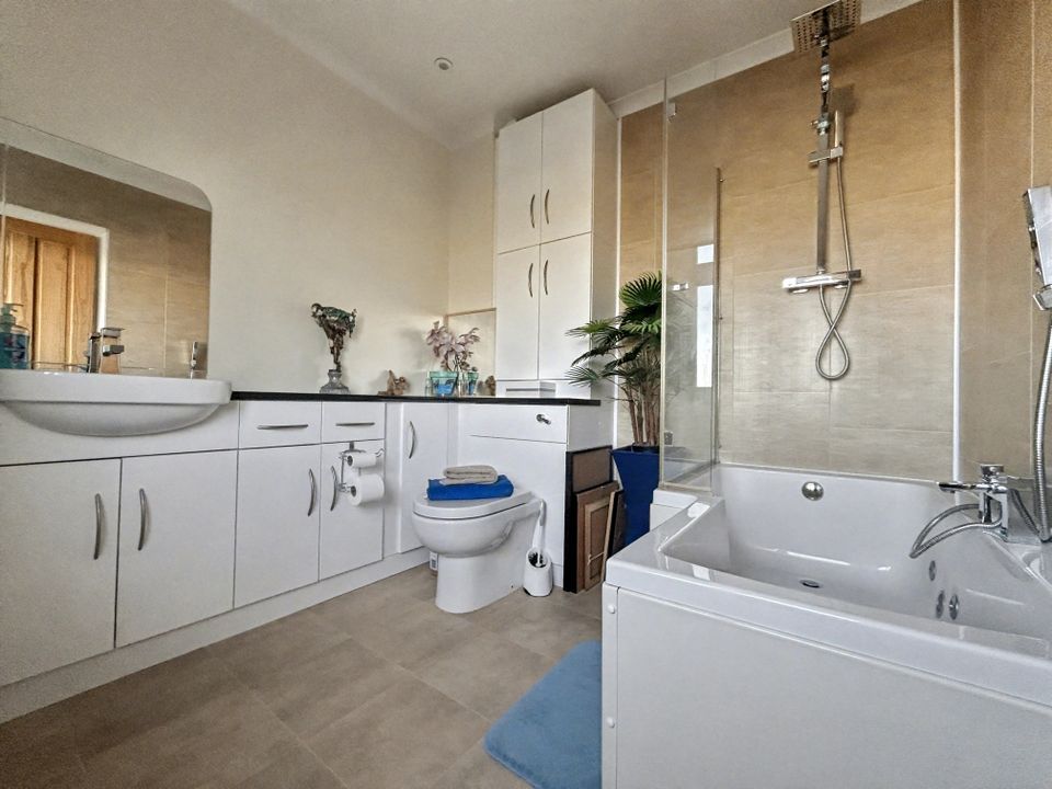Property photo 2 of 15 Img1933