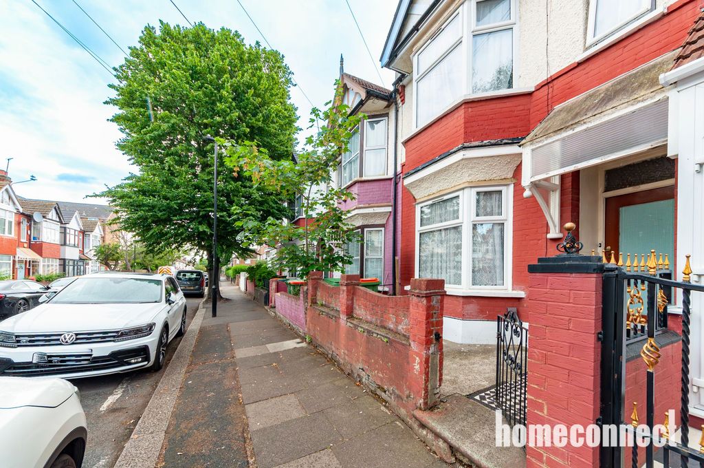 Property photo 1 of 11