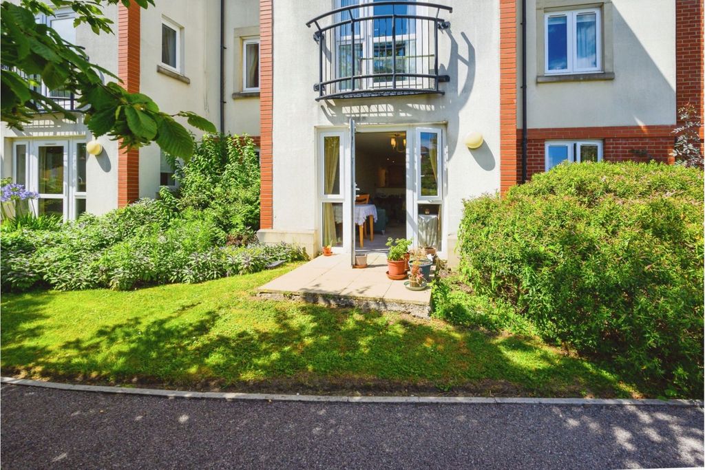 Property photo 1 of 20