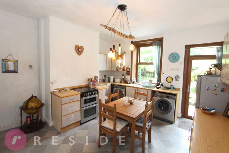 Property photo 2 of 18 Dining Kitchen