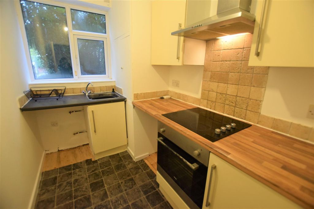 Property photo 3 of 5 Kitchen