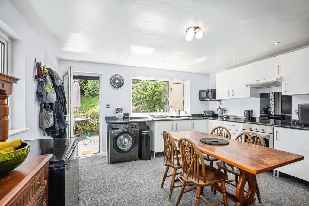 Property photo 2 of 46 Pbox-Img.Jpg