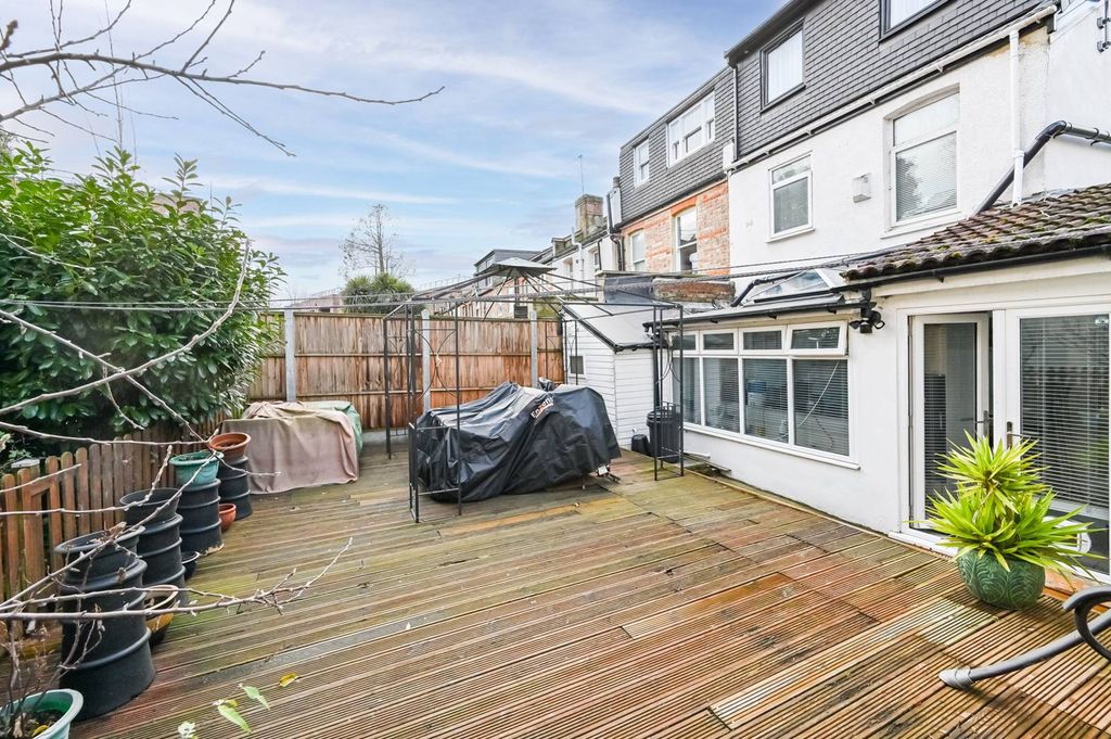 Property photo 3 of 24