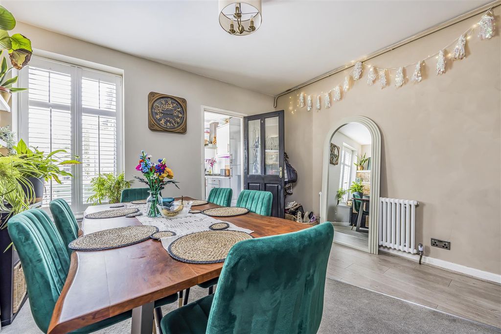 Property photo 3 of 18 55 Byerley Road, Fratton-Porticomarketing-Soldby-1