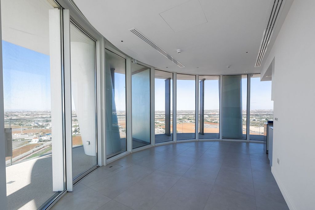 Property photo 2 of 25