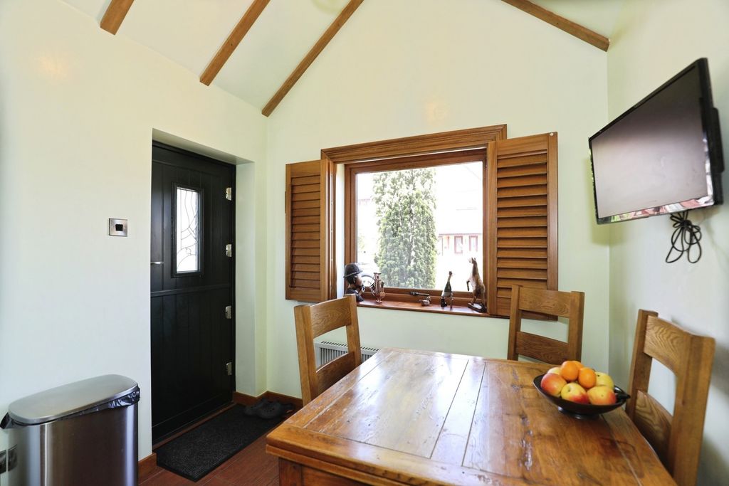 Property photo 2 of 19 Pbox-Img.Jpg