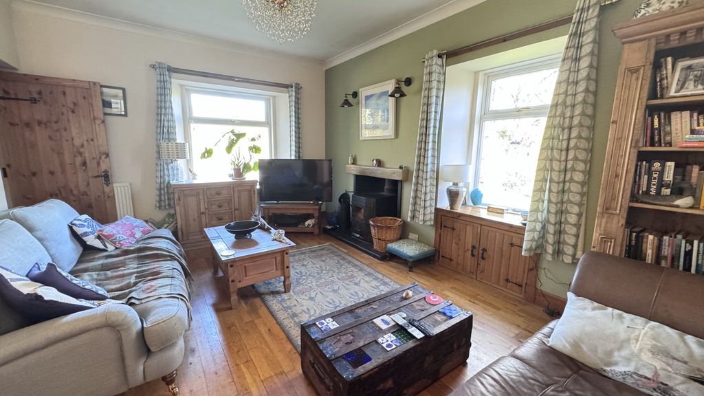 Property photo 3 of 11