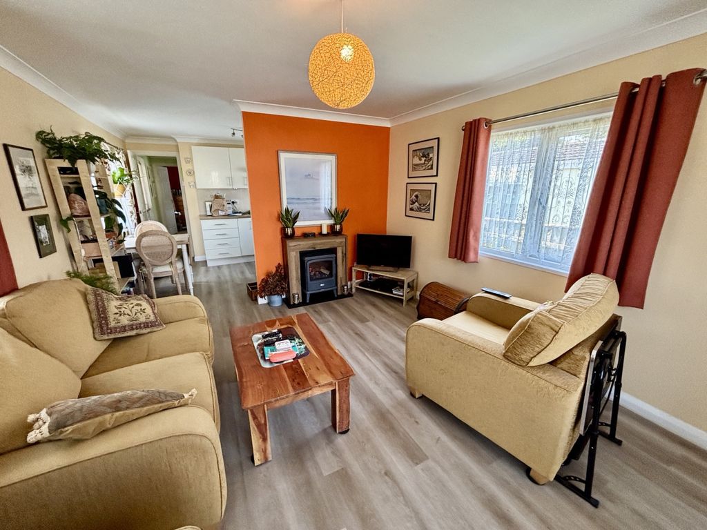 Property photo 3 of 11 Gallery