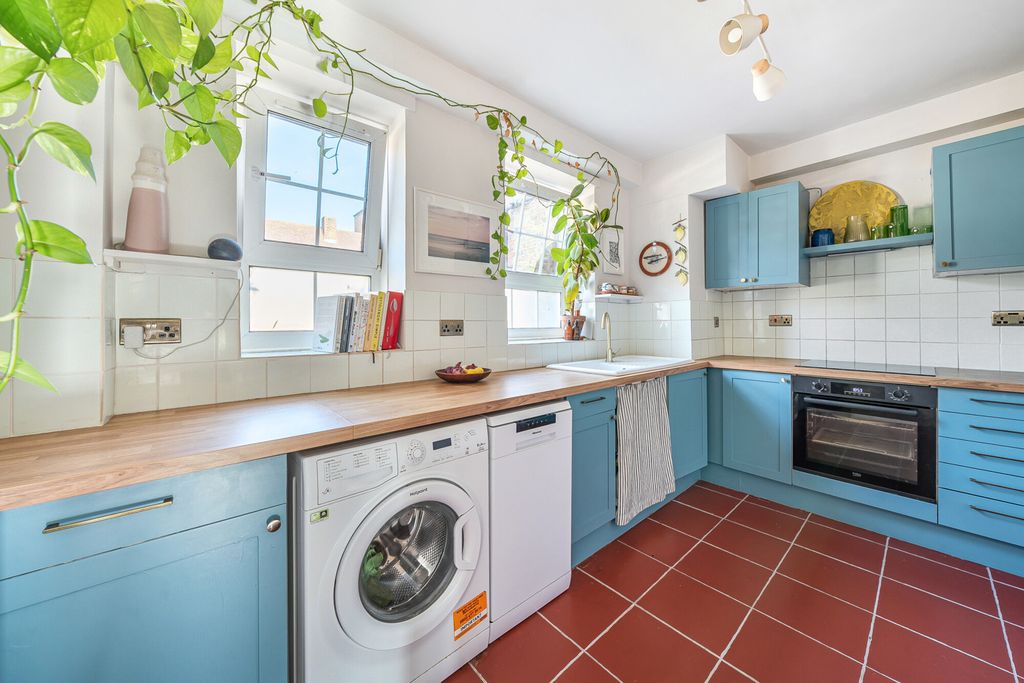 Property photo 3 of 15 Kitchen