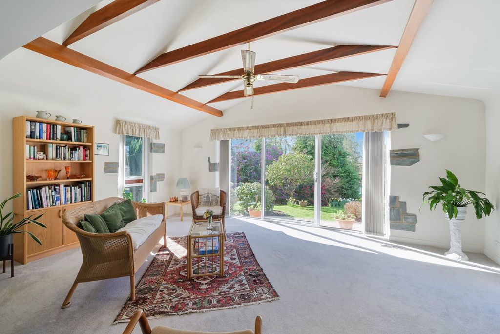 Property photo 3 of 21