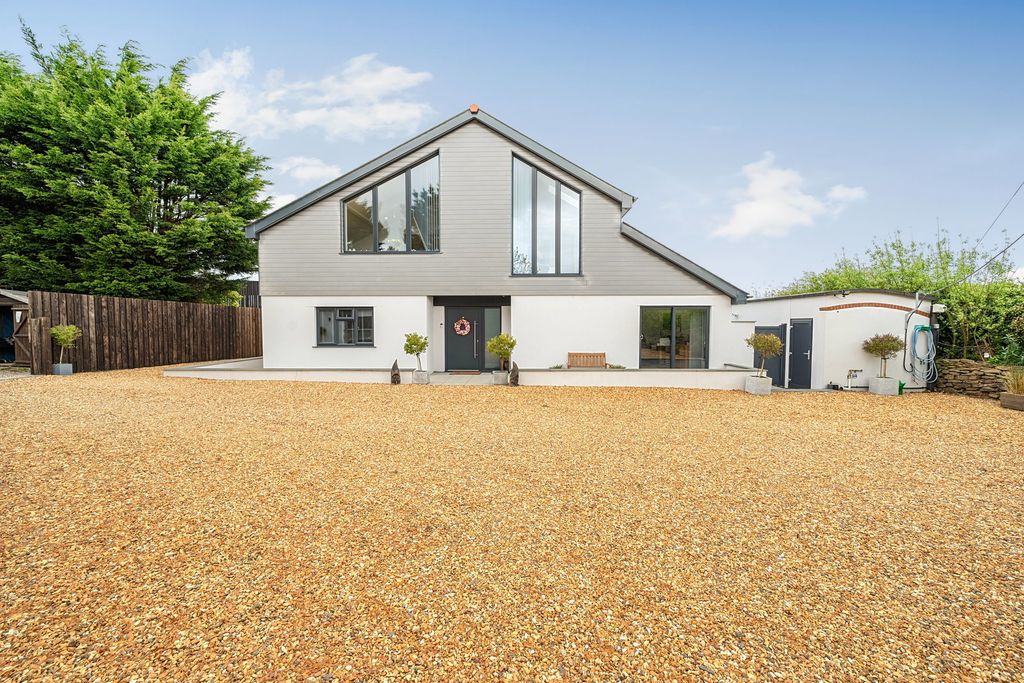 Property photo 3 of 45