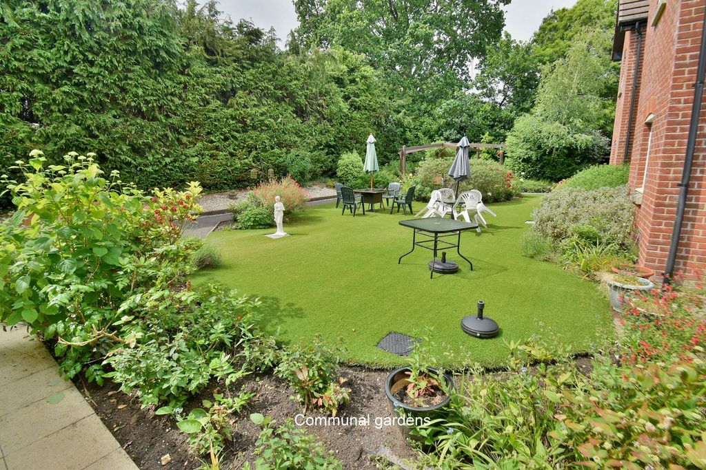 Property photo 2 of 17