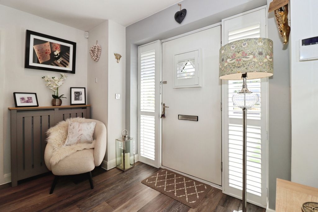 Property photo 3 of 21 Pbox-Img.Jpg