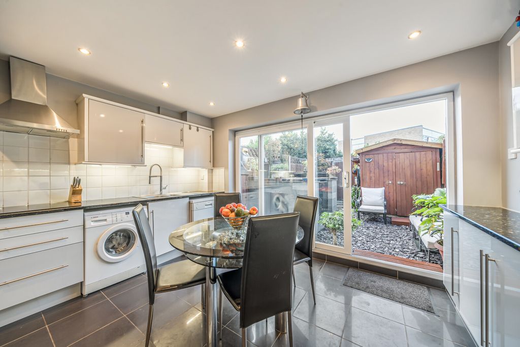 Property photo 2 of 15 1353635-13-68c465...