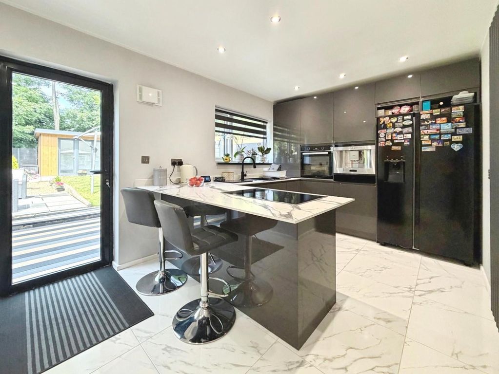 Property photo 1 of 20 Kitchen
