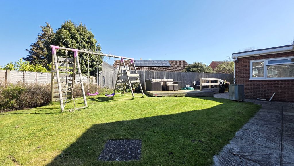 Property photo 2 of 33