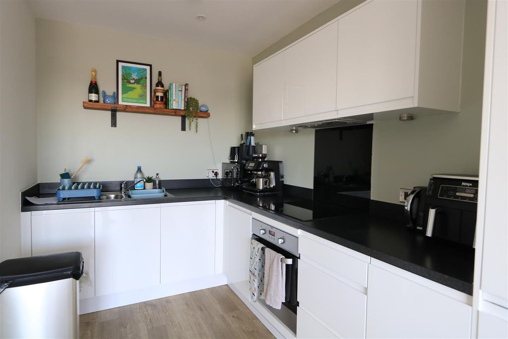 Property photo 2 of 13 Img_7989.Jpg