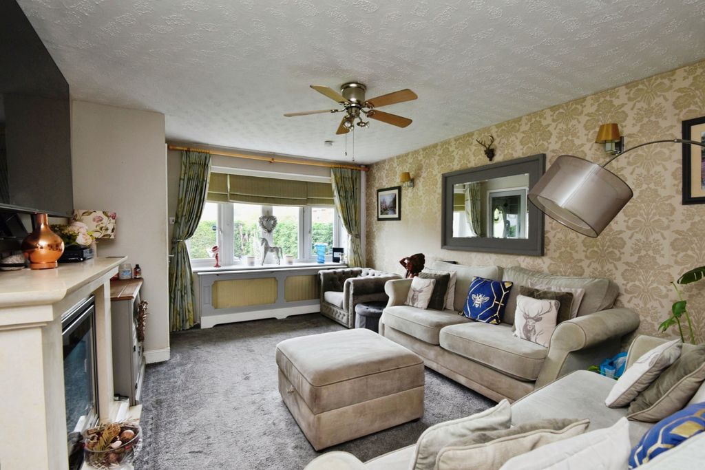 Property photo 2 of 15 Living Room