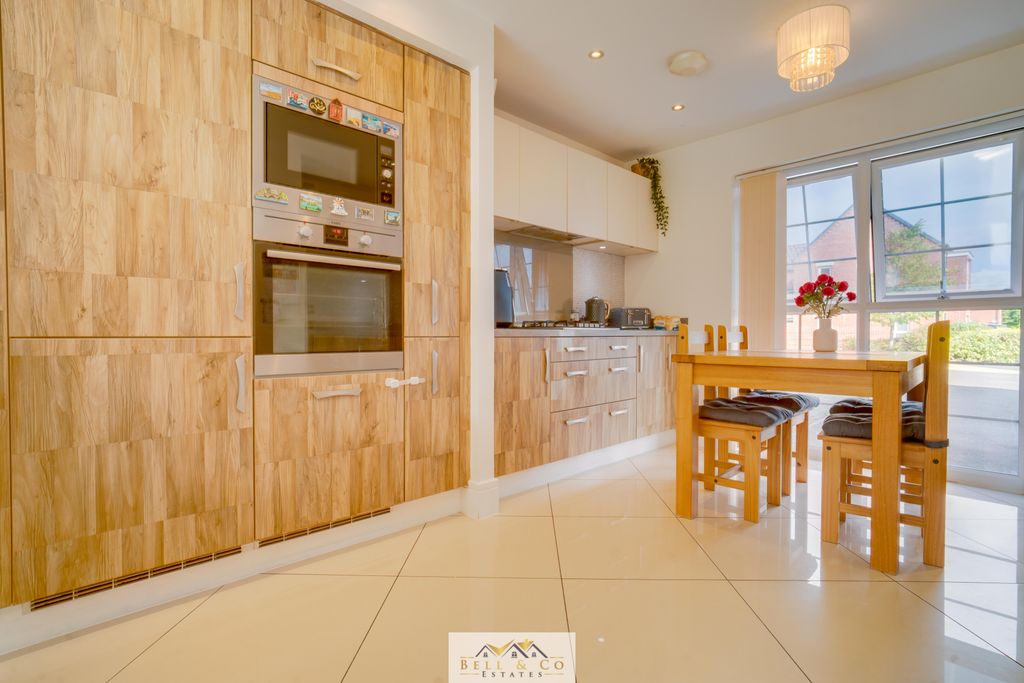 Property photo 2 of 21 Kitchen Diner  1