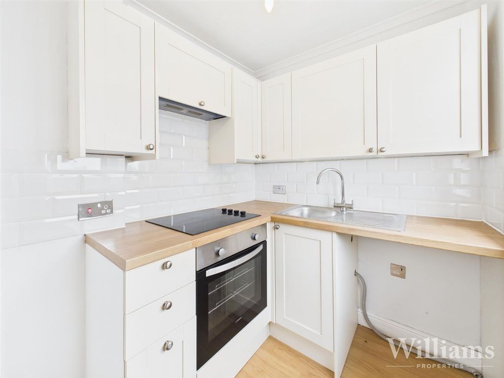 Property photo 2 of 9 Cam02861G0-Pr0445-Still003.Jpg